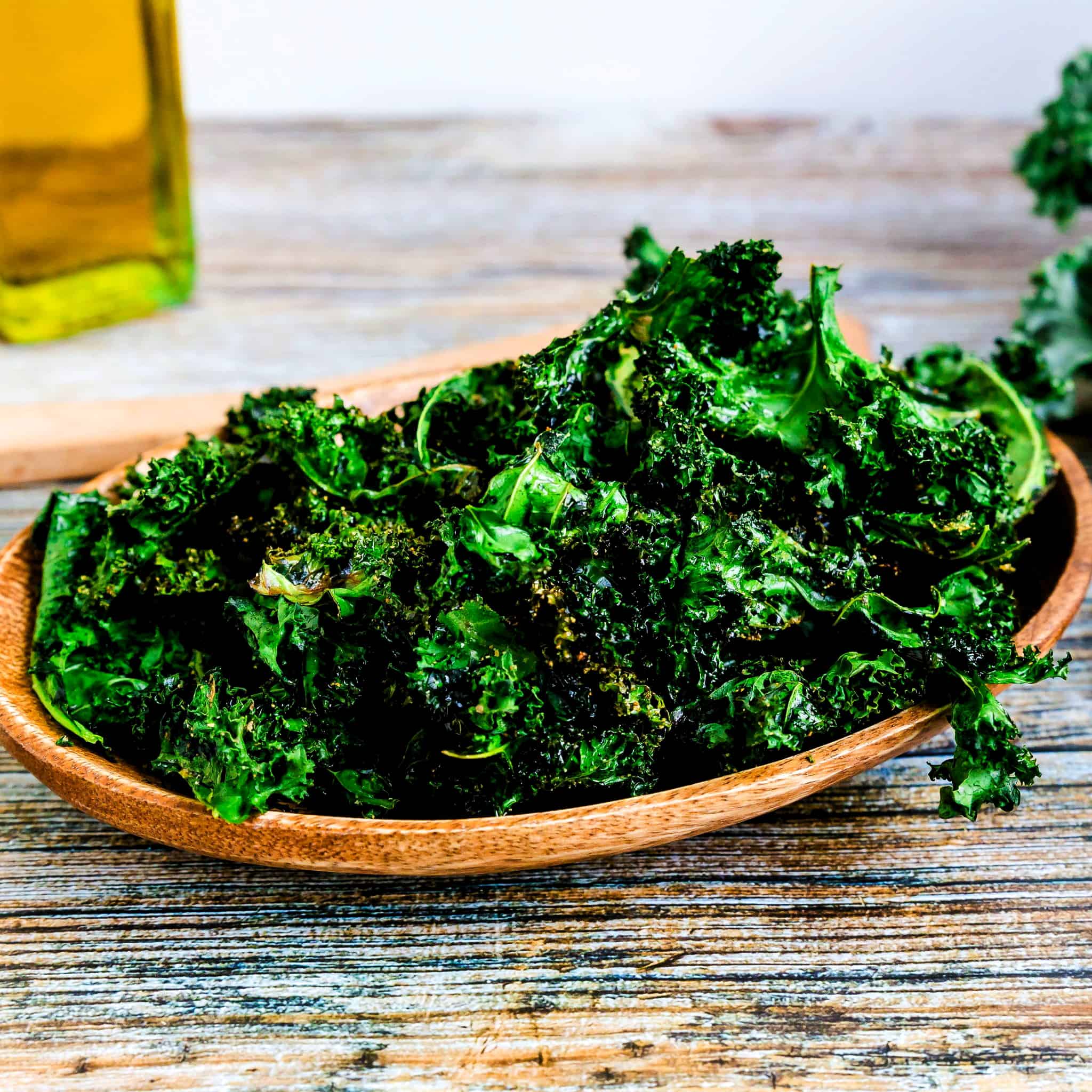 Crunchy Garlic Kale Chips: Your New Favorite Healthy Snack